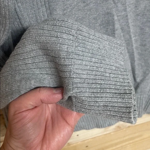 Calvin Klein size large Gray Mock-neck QuarterZip Super Soft Stretchy Sweater